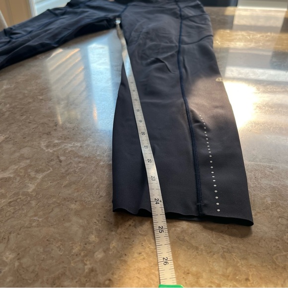 Lululemon blue leggings with side pockets,reflective dots on legs size 10 - Picture 10 of 10